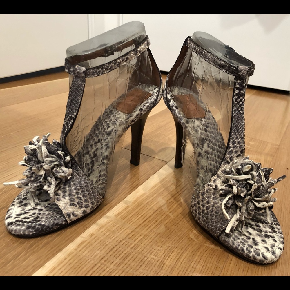 Bacio 61 Catona Leather T Strap Heels - NWT